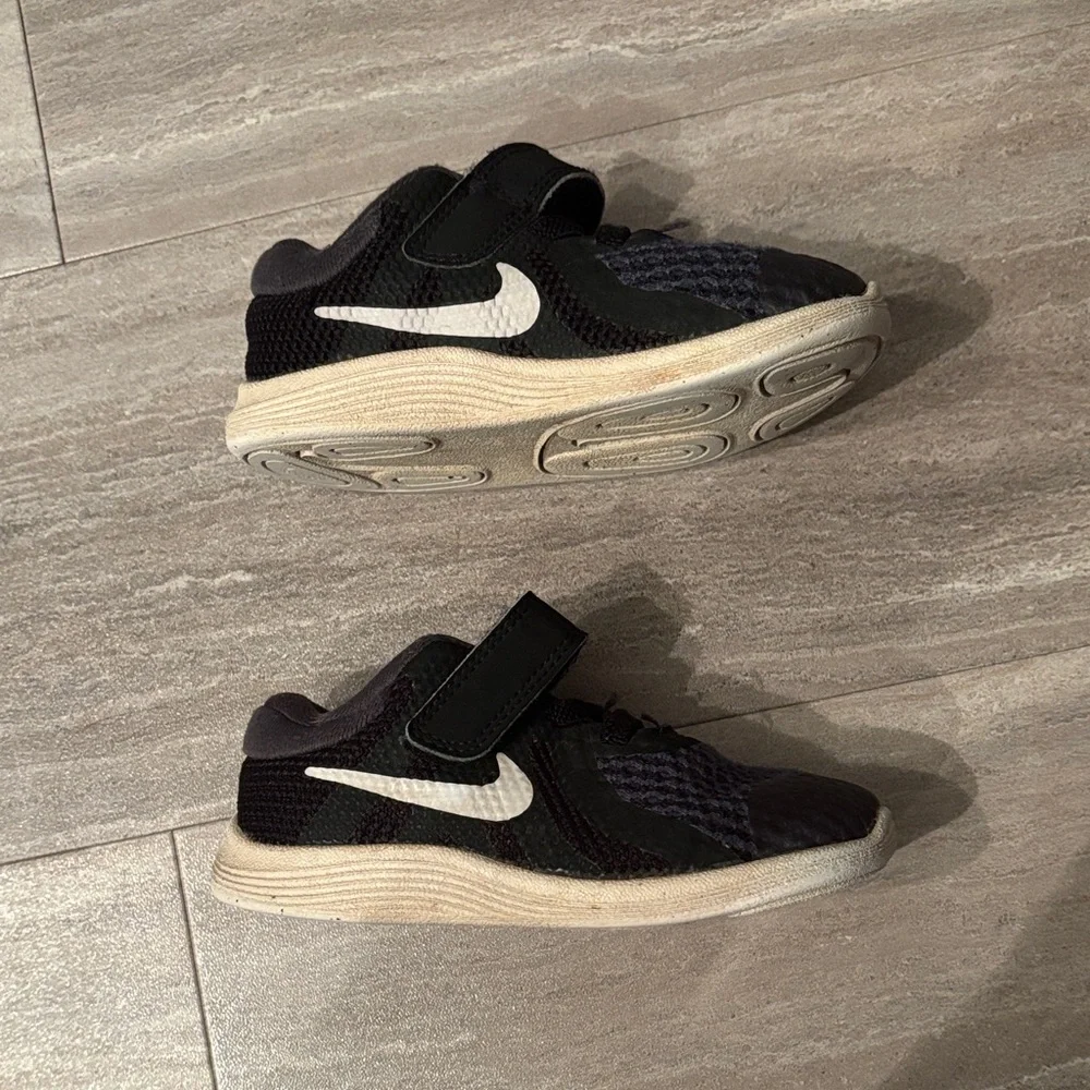 Nike Kids Infant Black and White Sneakers